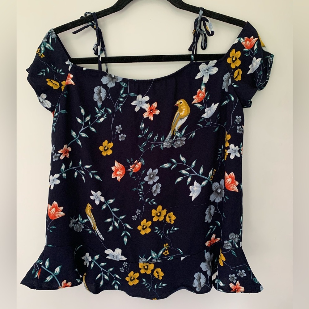 Copper & Ella Bird and floral pattern shirt with tie details